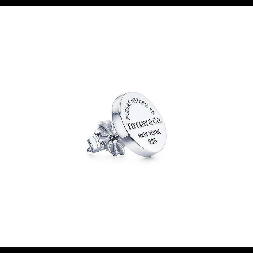 Authentic Return to Tiffany & Co. Sterling Silver round circle stud earrings.